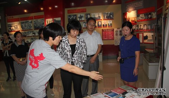 抗战资料展